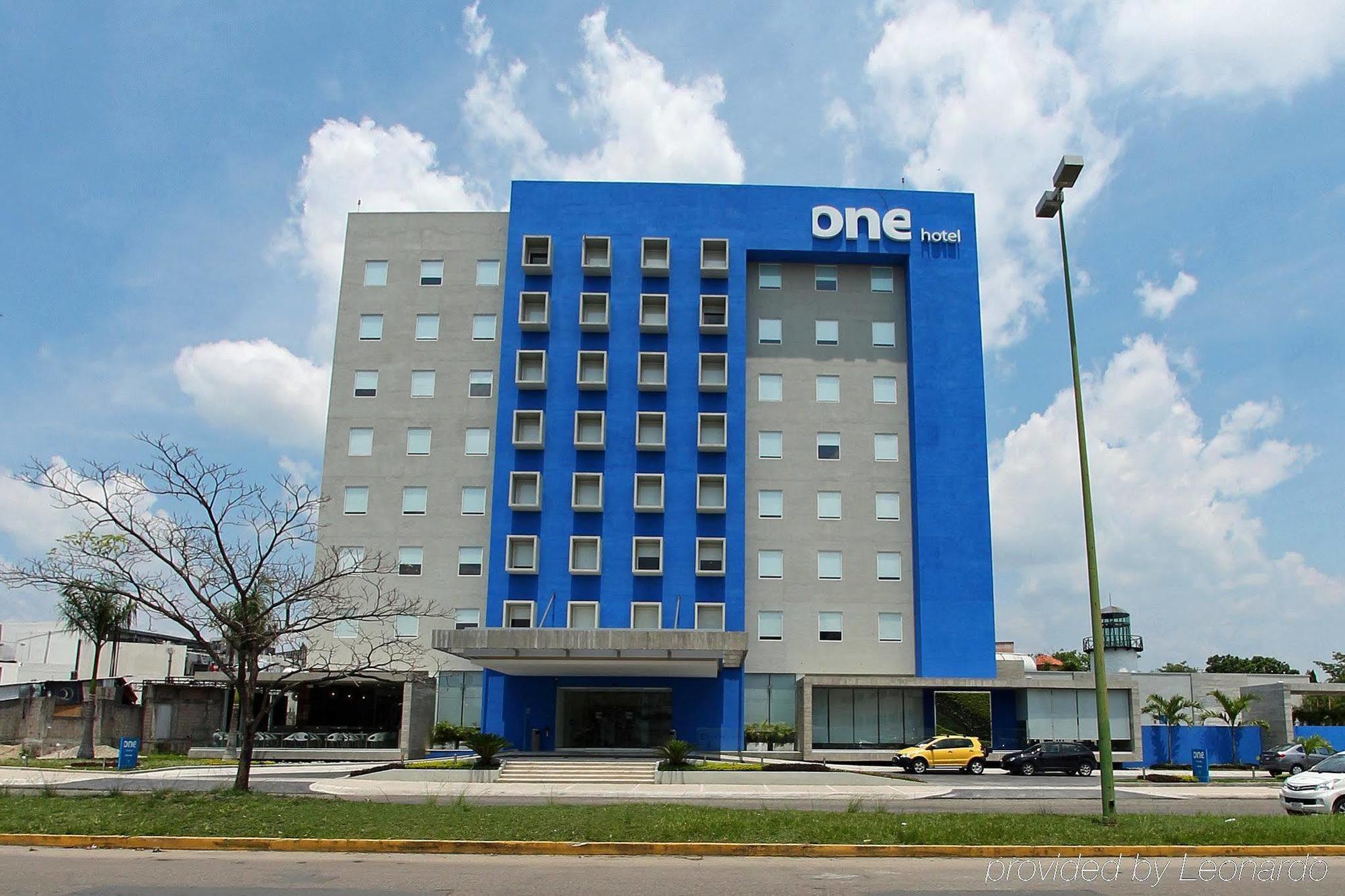One Villahermosa 2000 Extérieur photo