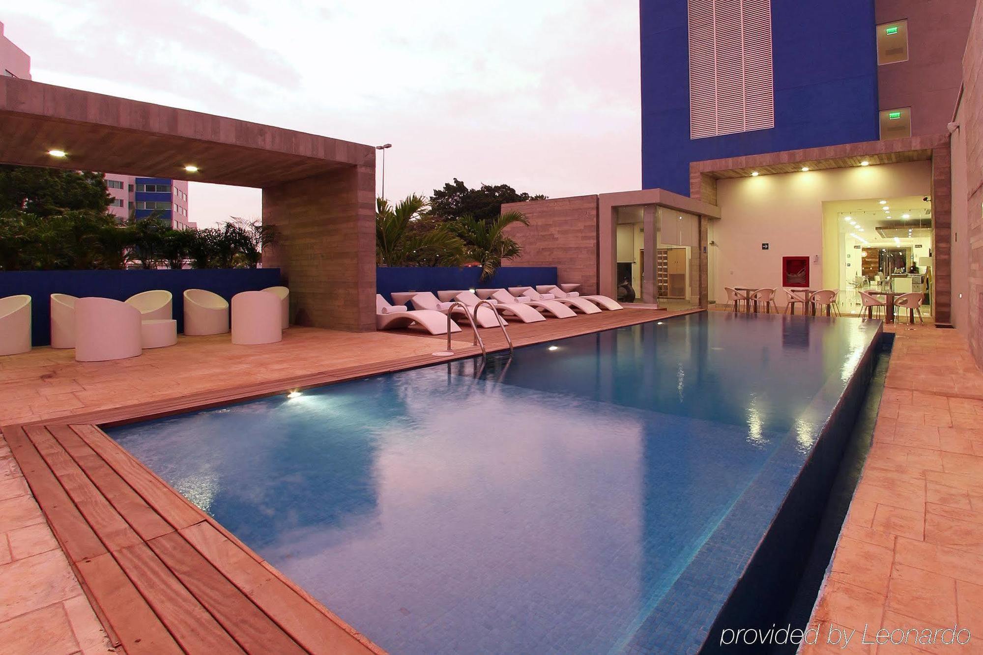 One Villahermosa 2000 Extérieur photo